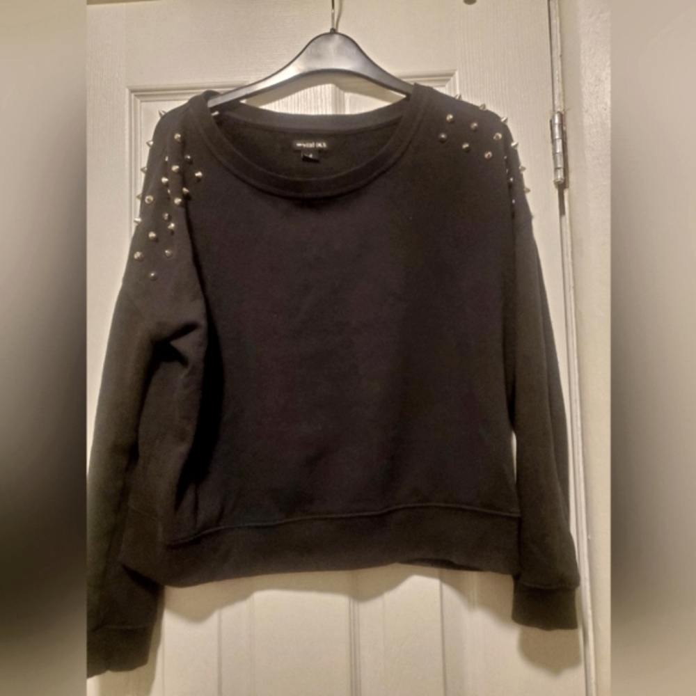 ECKO UNLTD_small black studded wide shoulder long sleeve top/sweatshirt
